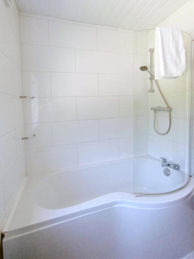 Cozy 4 Bedroom House In Smethwick With 4 Bathrooms Perfect For Contractors And Families Birmingham Exterior photo